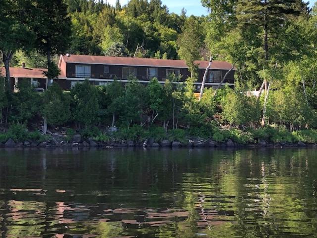 Sandy Point Motel Long Lake Extérieur photo