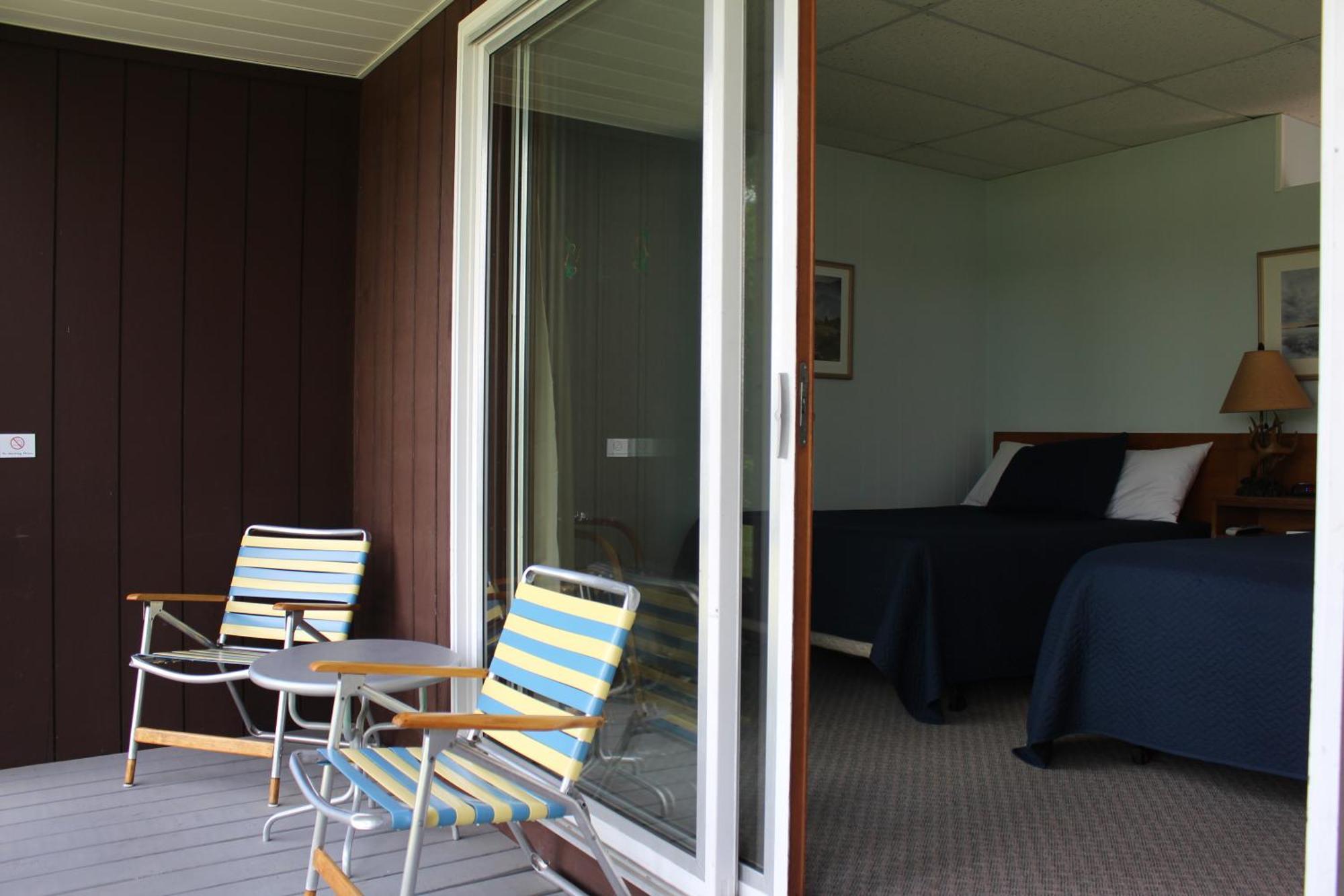 Sandy Point Motel Long Lake Extérieur photo